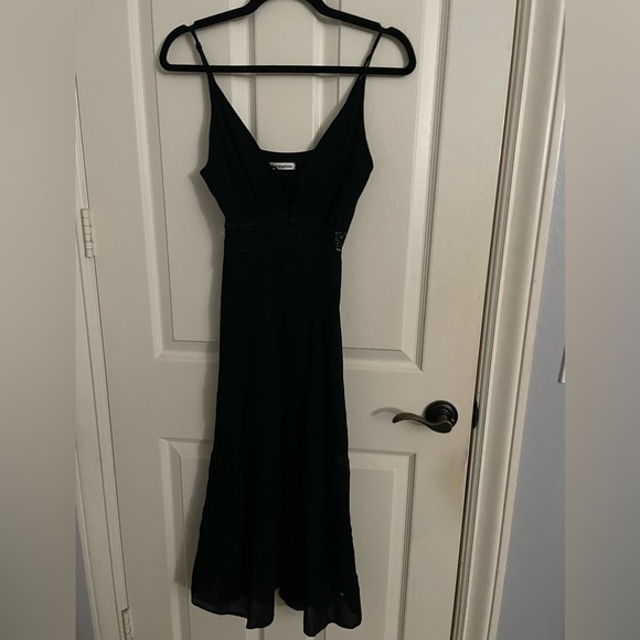 SHELLEY LACE DRESS - Picture 4 of 4